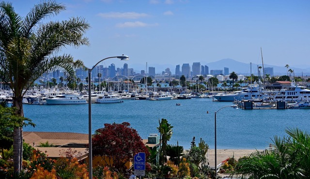 PRIVATE LA PLAYA BEACH/SPACIOUS 1300 SQ FT VACATION IN POINT LOMA SHELTER ISLAND