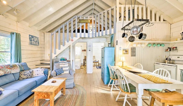 Private Lake Access and Canoes Pennsylvania Cottage