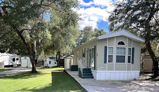 Private lake community with boat ramp, beach and close proximity to Ocala hiking