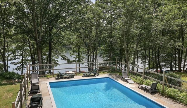Private Lake Home, Pool · Hot Tub · Arcade · Boats Ping Pong, Foosball