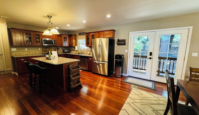 Private Lake Hot Tub BBQ AC GEN Modern Comforts!