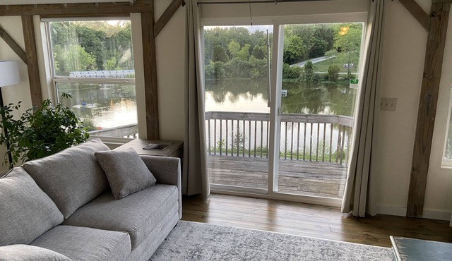 Private lake house getaway between ark encounter and creation museum!