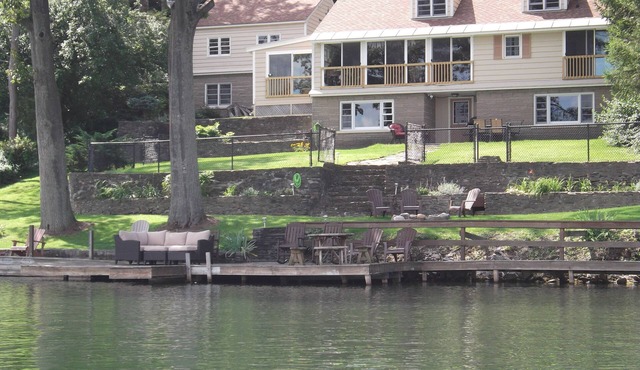 Private Lake House On Beautiful Tuscarora Lake/5 Bdrm/3 full Bath/waterfront