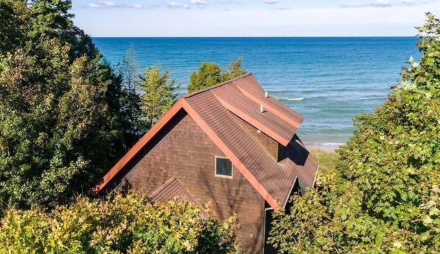 Private Lake MI Beach | Sleeps 17 | 3 Kitchens | Family Retreat