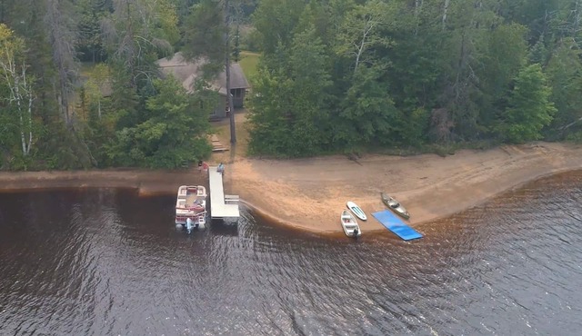 Private Lake Nokomis Sandy, 8 kayaks, 3 canoes, 2 paddle boards, great fishing.