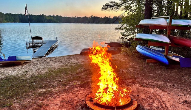 Private Lake Retreat Near Pictured Rocks @LifeInThe906
