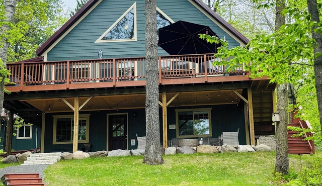 Private Lake, Sandy Beach and Fire Pit with free wood!