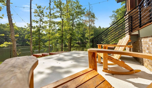 Private Lake! Waterfalls! Hiking Trails in Sewanee