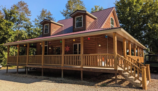 Private Lake Waterfront Owner's Cabin I Campground