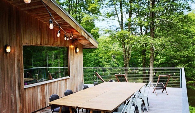 Private lakefront paradise with stunning views