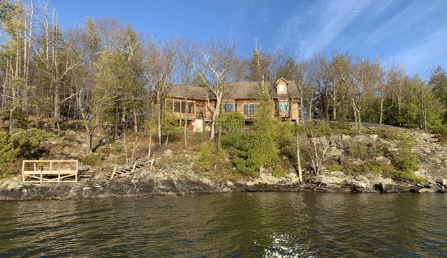 Private Lakefront Retreat - 4/3 8 people, amazing views, sunsets and privacy!