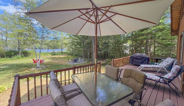 Private Lakefront & Boat Launch! Maine Family Home