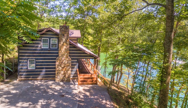 Private Lakefront Cabin within 4 Miles of I-75 and close access to ATV trails