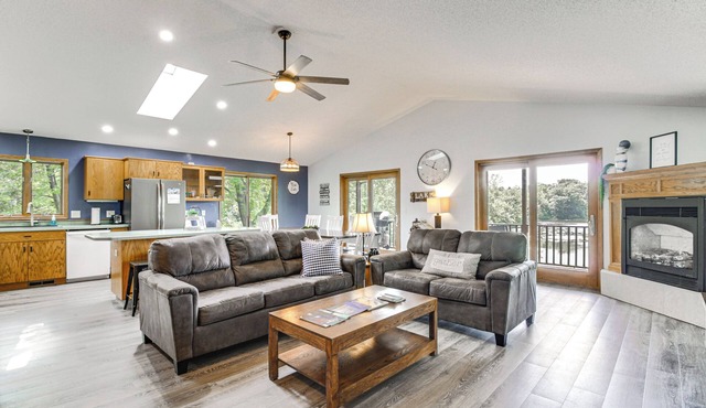 Private Lakefront Cabin w/Hot Tub, Deck & Views