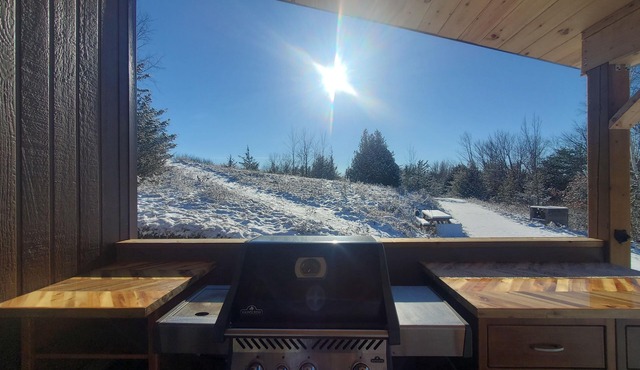 Private Lakefront. Completely Off-Grid Cabin for Couples to Unwind