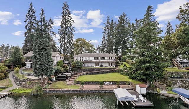 Private Lakefront Home near Seattle, Mt Rainier & Ocean Shores