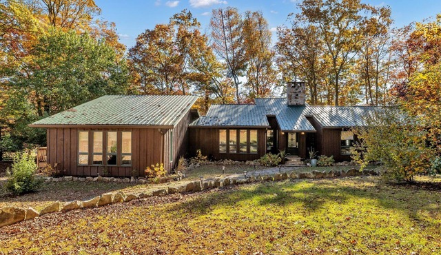 Private Lakefront Retreat Near Savage Gulf, The Caverns, OHV Park,Kayaks,Fishing
