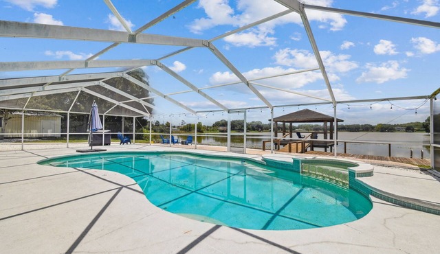 Private Lakefront Retreat with Heated Pool, Dock & Kayaks Near Tampa