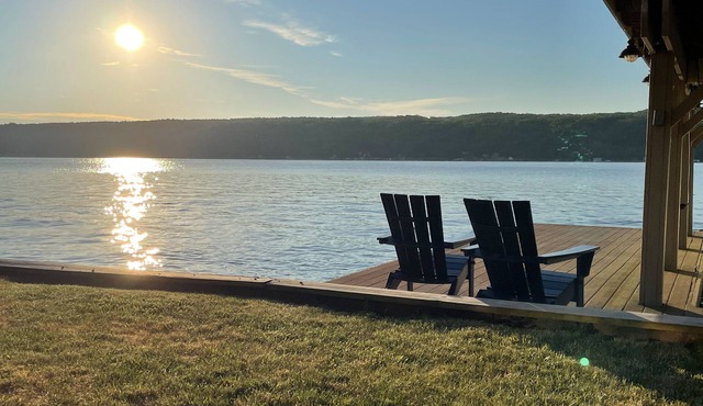 Private lakefront oasis close to wineries and Hammondsport