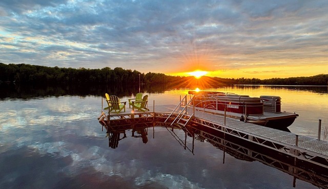 Private Lakefront with Beautiful Sunsets, Kayaks, Large Decks, FirePit, & Wi-Fi