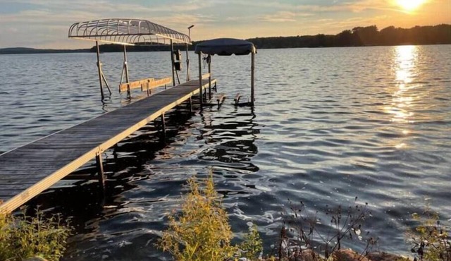 Private Lakehouse Retreat - The Getaway at Duck Lake