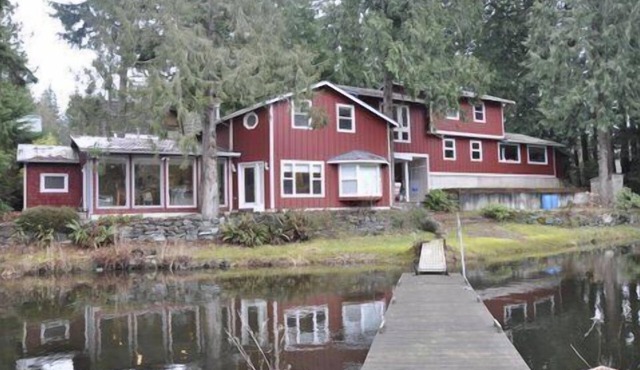 Private Lakeside Getaway