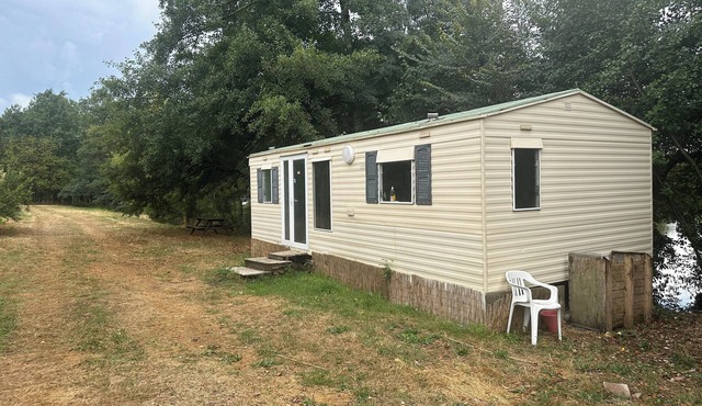 Private lakeside mobile home lac Beaumont
