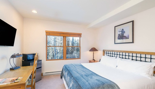 Private Lock-Off Room With King Bed, Amenities