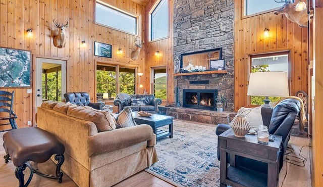 Private Lodge on 4000 Acres!