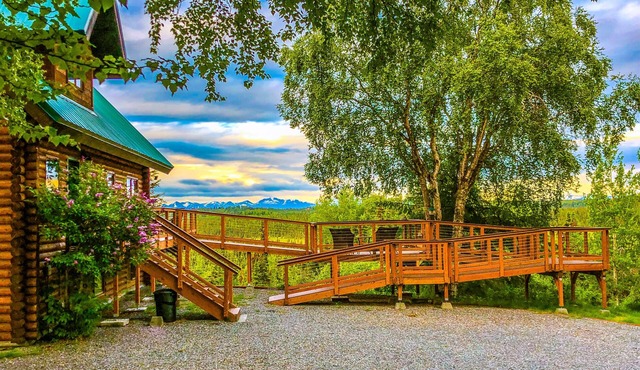 Private Lodging on 12 Acres with Kenai Mountain Views