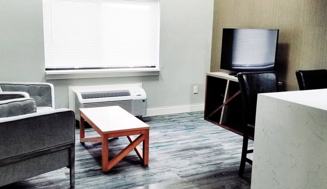 Private Lofts Duplexes with Skylights