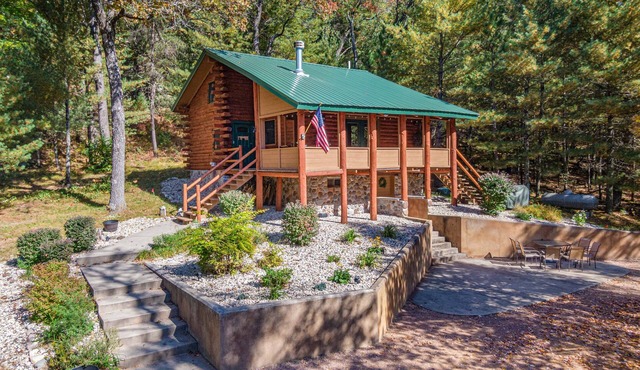 Private Log Cabin in 10 Acre Forest