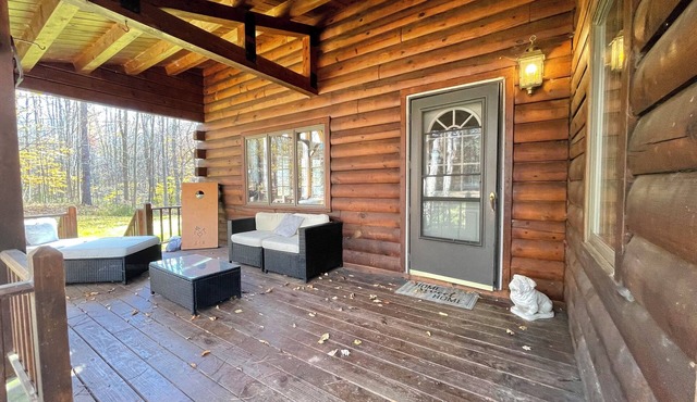 Private Log Cabin Near Lake Ontario