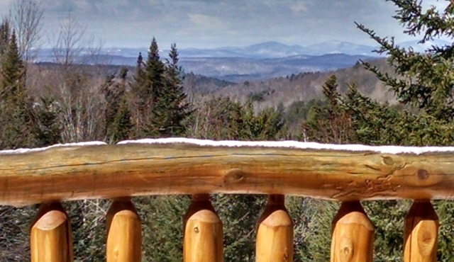 Private log home in the White Mts near Franconia Notch-Pet-friendly & AC!