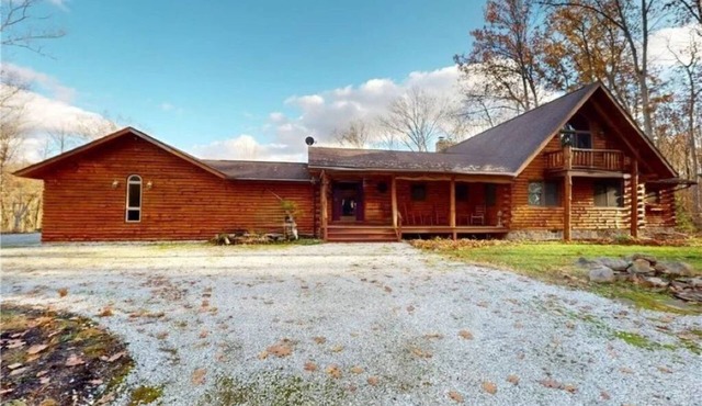 Private Log Home w/5 bedrooms-Fishing, Golf, Wineries,Hot Tub, in Rock Creek