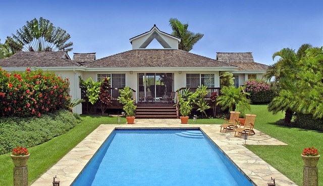 Private, Luxurious Dream Home with Swimming Pool, Permitted