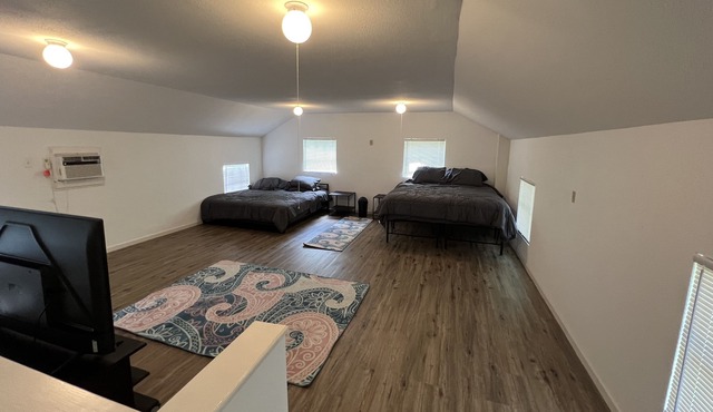 Private* LUXURY 2 Story Pool House