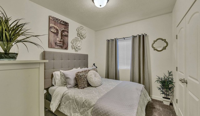 ⭐️ Private Luxury Apt ⭐️ Fast WiFi ⭐️ 4K HDTV ⭐️ Hill AFB