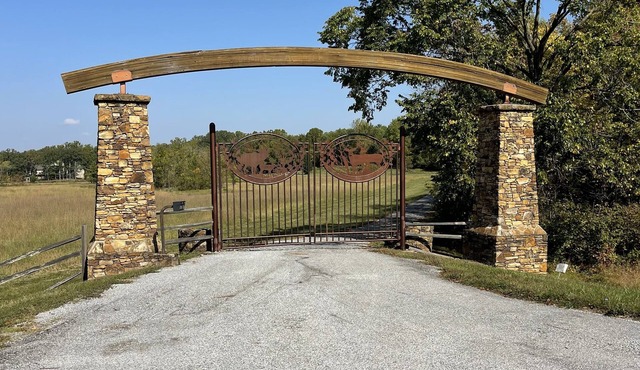 Private Luxury Escape at the base of the Shawnee National Forest