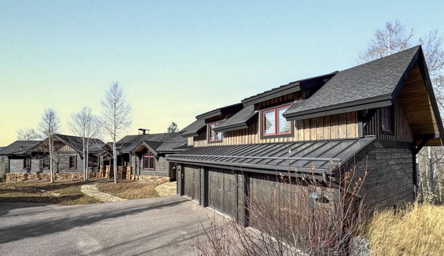 Private Luxury Lodge with Hot Tub & Epic Views near Beaver Creek & Vail