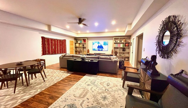 Private Luxury Mountaintop Retreat on 10 acres. Black Mountain/Asheville