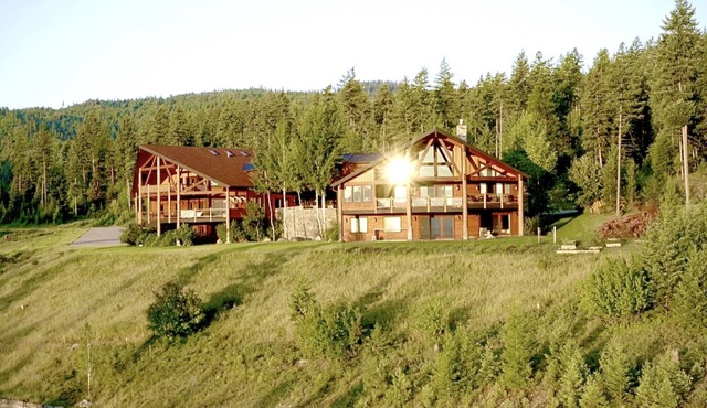 Private Luxury on 8acers with Amazing views and Spacious Accommodations