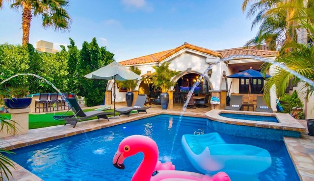 Private Luxury Resort Home in ♥ of the City - Pool ♥ Spa ♥ Outdoor Lounge ♥ Casa Paradiso