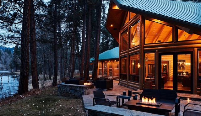 PRIVATE LUXURY RIVERFRONT LODGE AND CABINS ON THE BITTERROOT RIVER