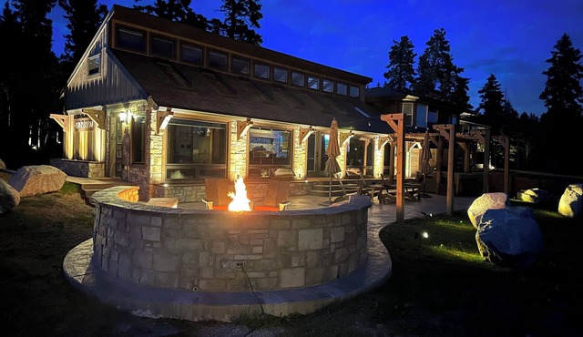 Private Luxury Spa Retreat -Mountain View, Hot Tub & Sauna