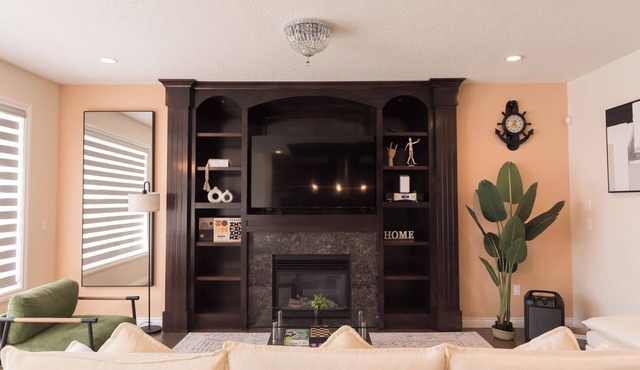 Private luxury suite,8 pax in NW, Calgary, next Olympic Park and Rocky Mountain