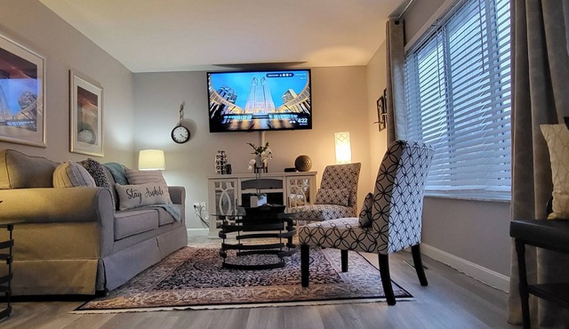 Private luxury suite in Westlake!