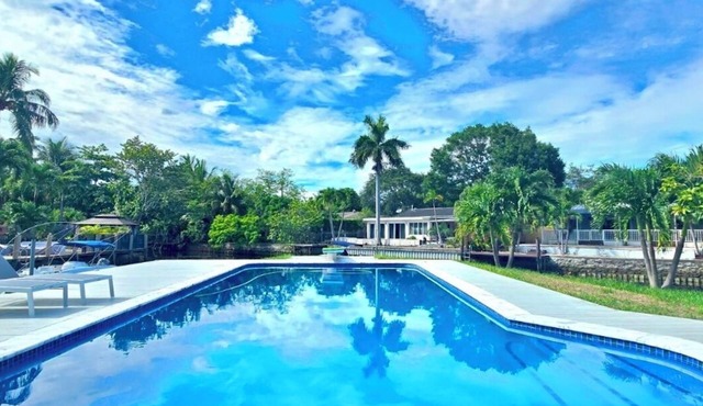 Private Luxury SE Fort Lauderdale Peninsula with Large, Heated Pool and Dock