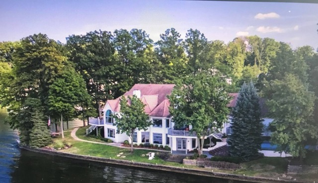 Private Mansion on Geist Lake / Reservoir: NE Indianapolis - no neighbors