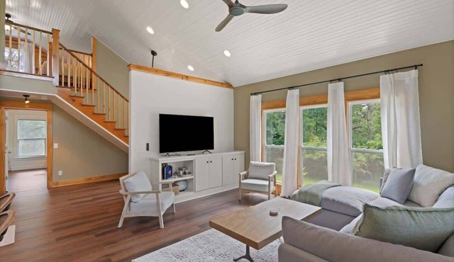 Private marsh home on 5 acres